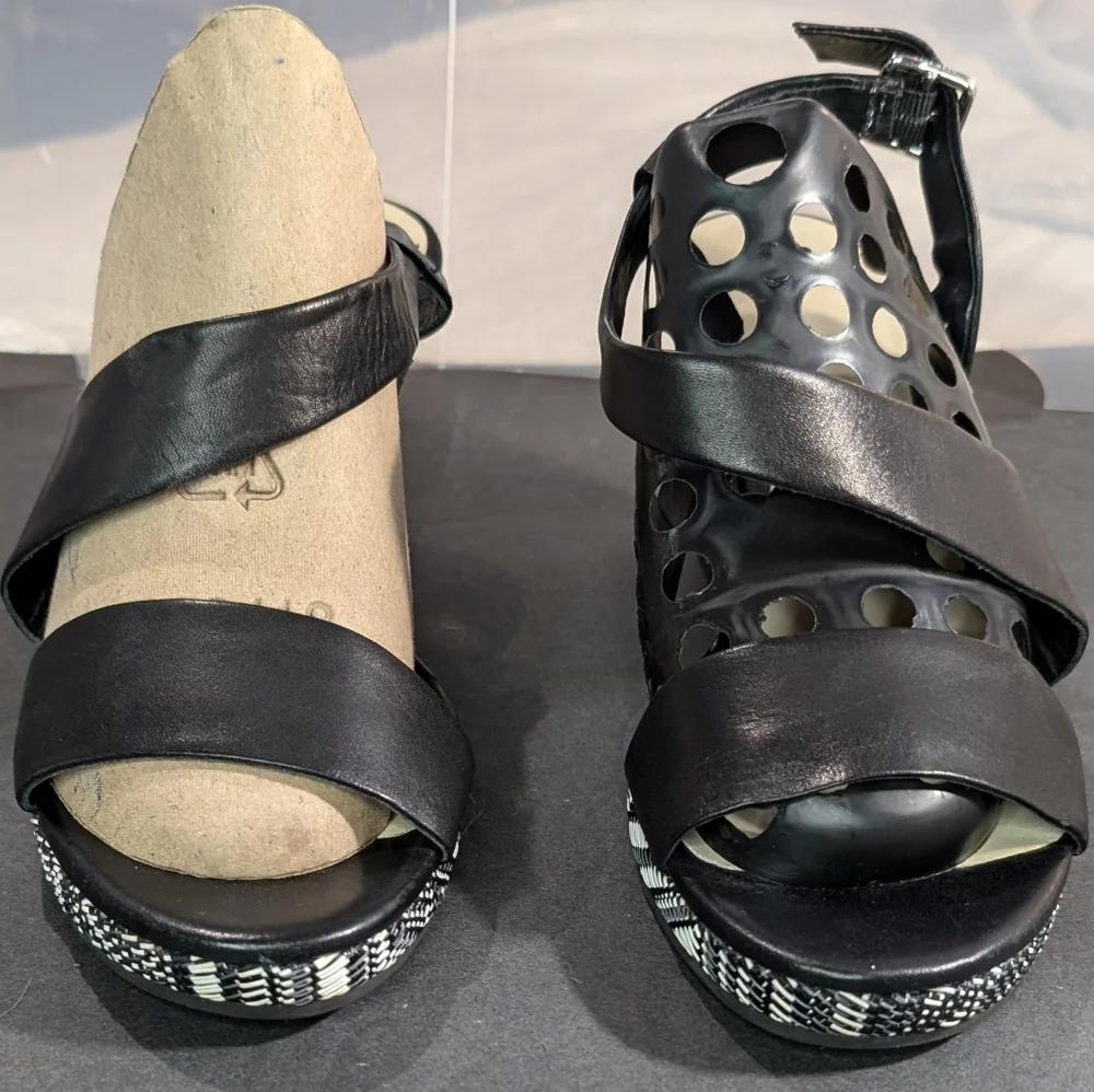 Cole Haan Ravenna 8 black leather slingback wedge .5
